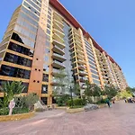 Serene 3-Bedroom With Waterfront Marina Views In Palm Jumeirah