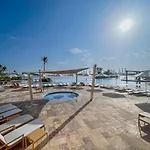 Serene 3-Bedroom With Waterfront Marina Views In Palm Jumeirah