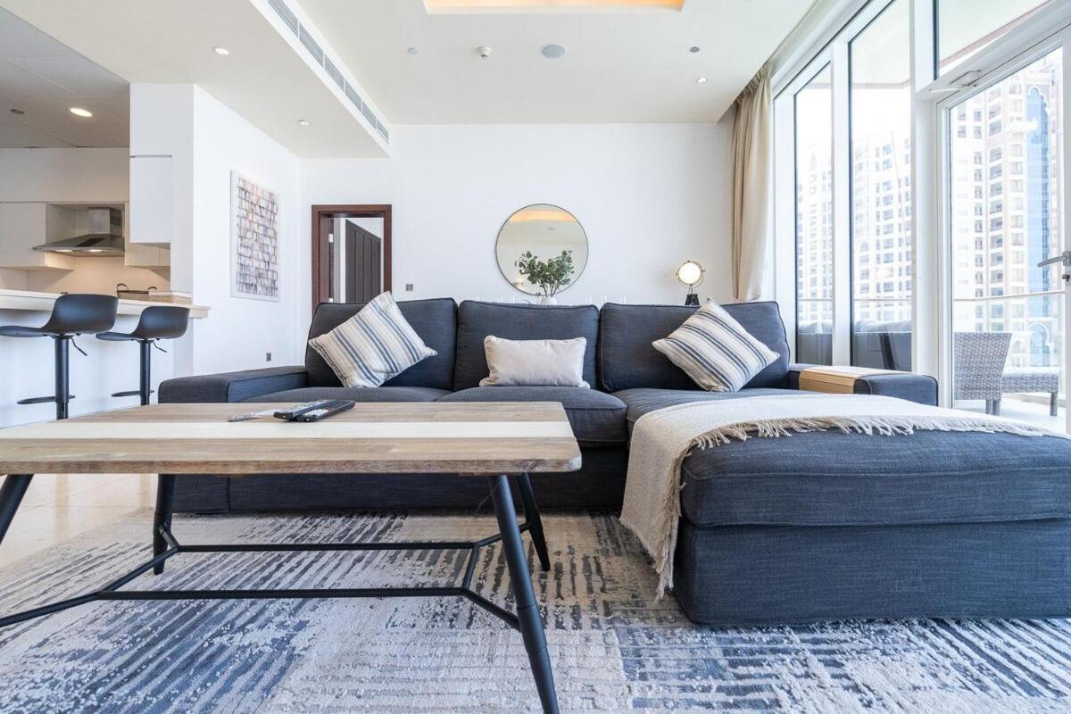Serene 3-bedroom With Waterfront Marina Views In Palm Jumeirah Apartment *