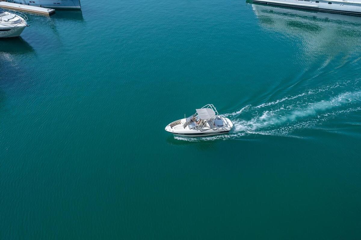Serene 3-bedroom With Waterfront Marina Views In Palm Jumeirah Apartment