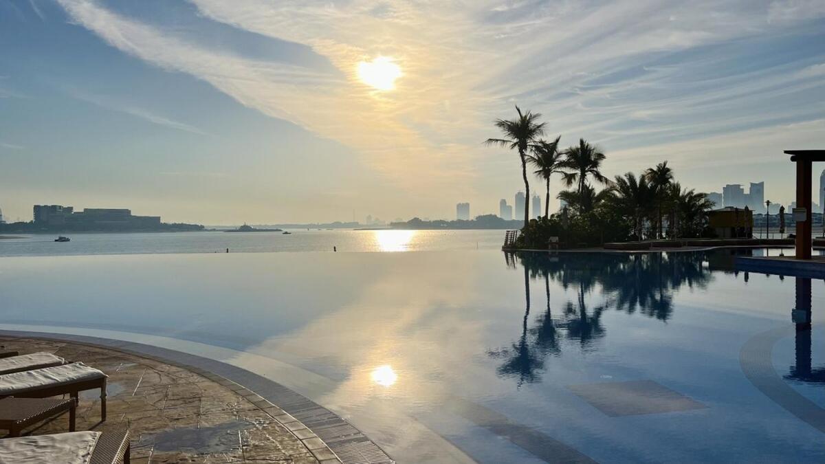Serene 3-bedroom With Waterfront Marina Views In Palm Jumeirah Apartment *