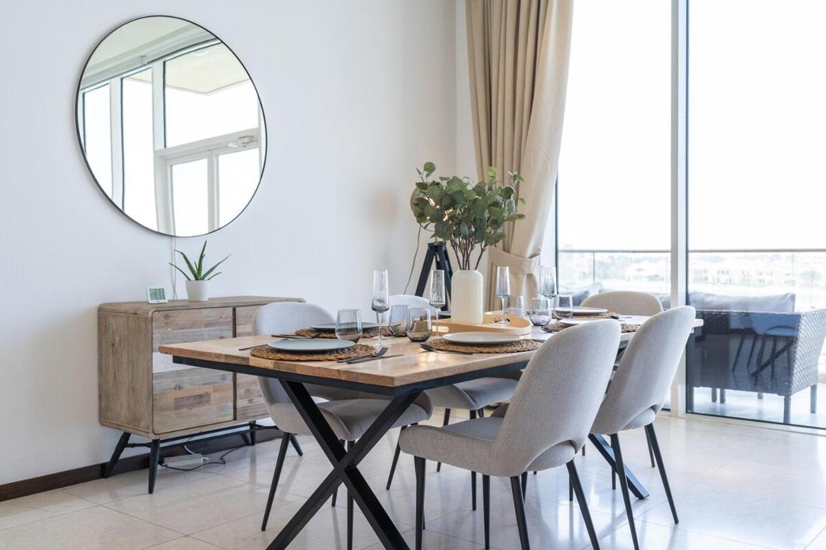 Serene 3-bedroom With Waterfront Marina Views In Palm Jumeirah