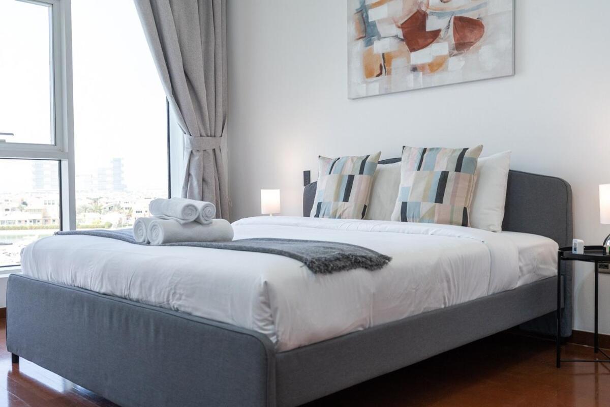Apartment Serene 3-bedroom With Waterfront Marina Views In Palm Jumeirah Dubai