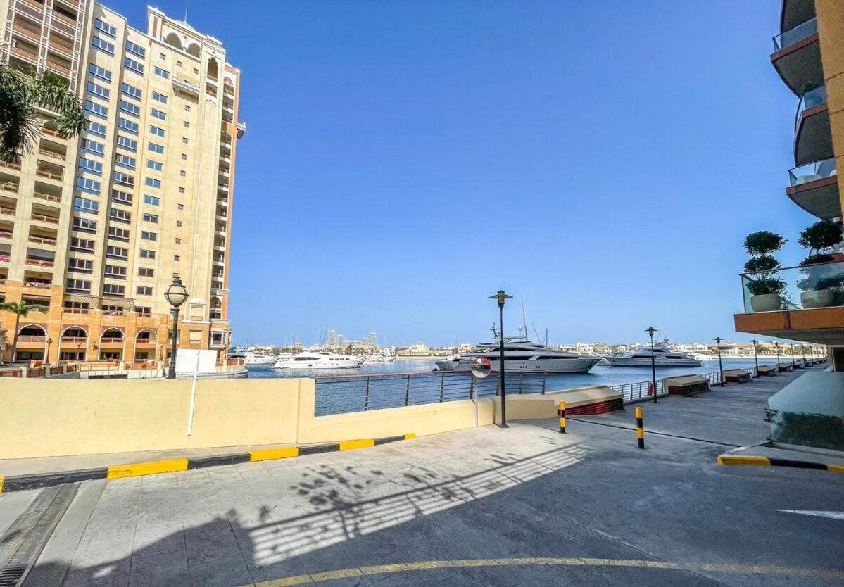 Apartment Serene 3-bedroom With Waterfront Marina Views In Palm Jumeirah Dubai