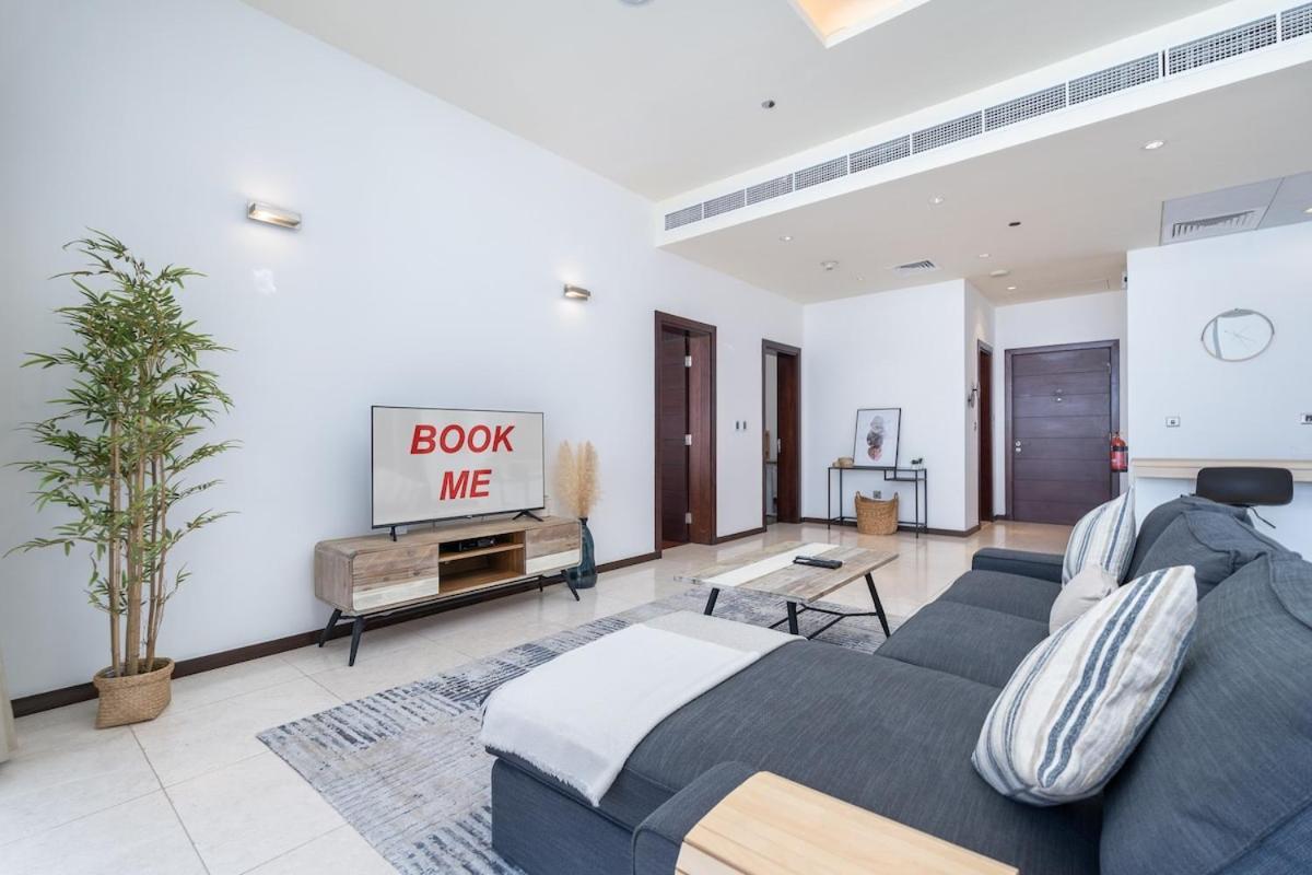 Serene 3-bedroom With Waterfront Marina Views In Palm Jumeirah Apartment