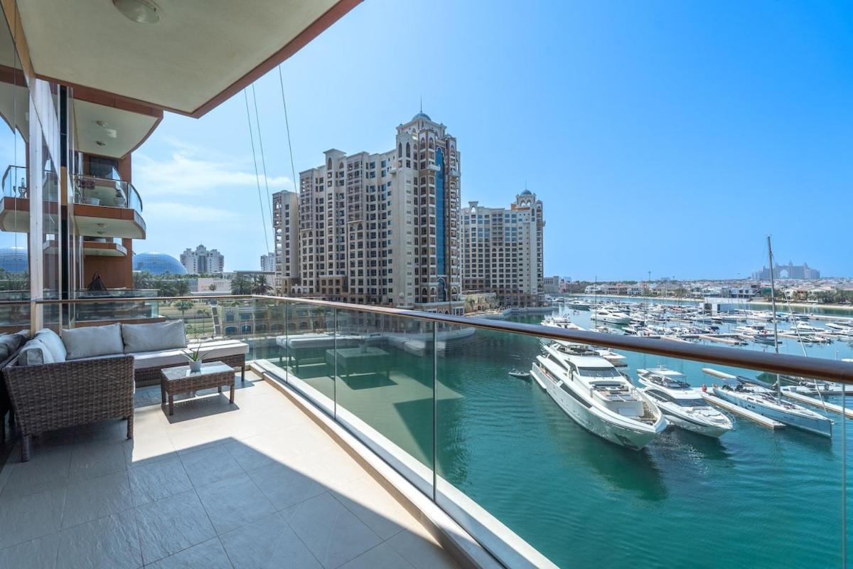 Serene 3-bedroom With Waterfront Marina Views In Palm Jumeirah Dubai