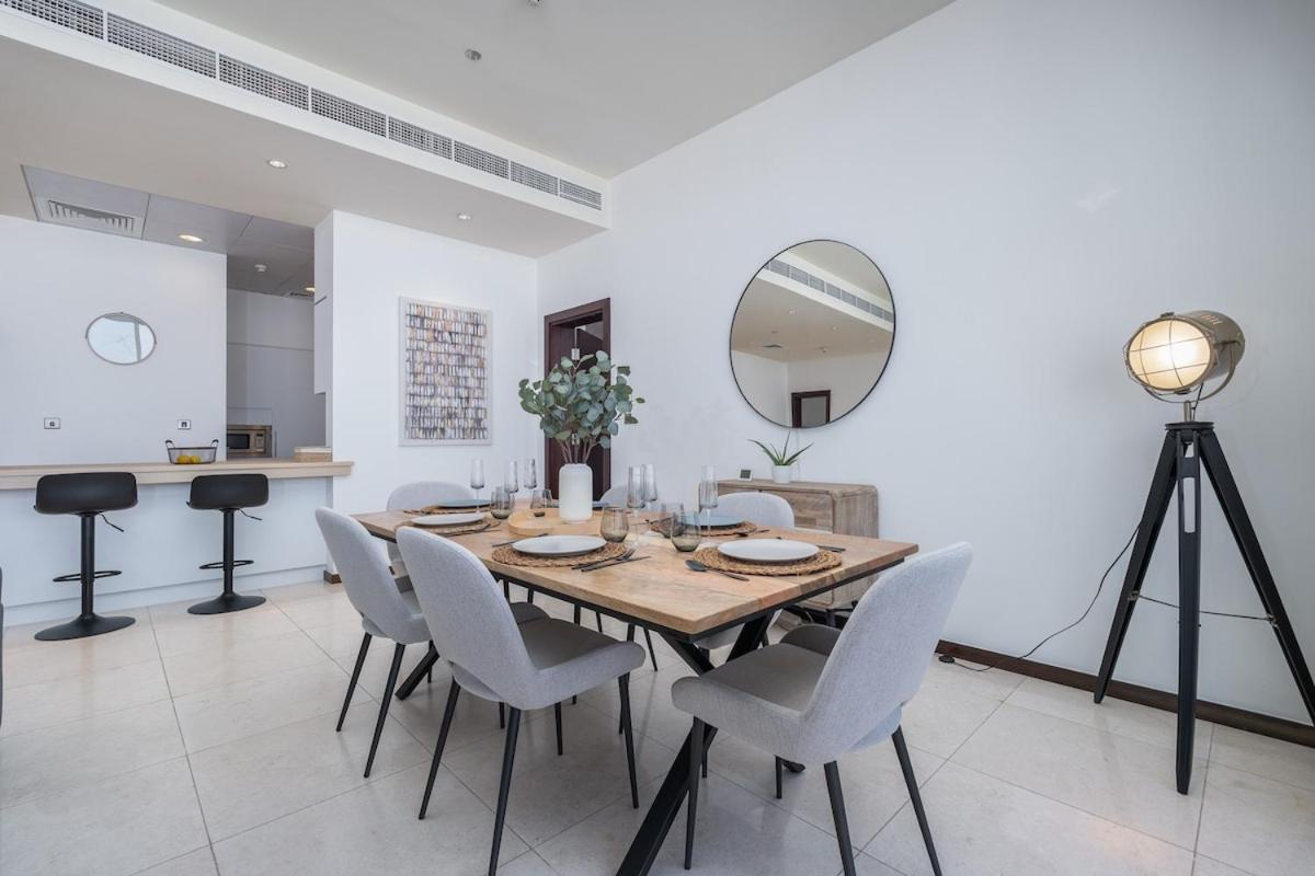 Serene 3-bedroom With Waterfront Marina Views In Palm Jumeirah *