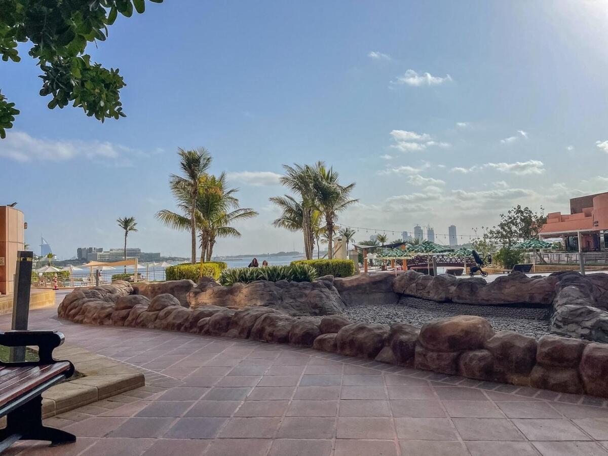 Serene 3-bedroom With Waterfront Marina Views In Palm Jumeirah Apartment *
