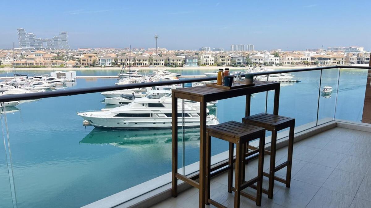 Serene 3-bedroom With Waterfront Marina Views In Palm Jumeirah