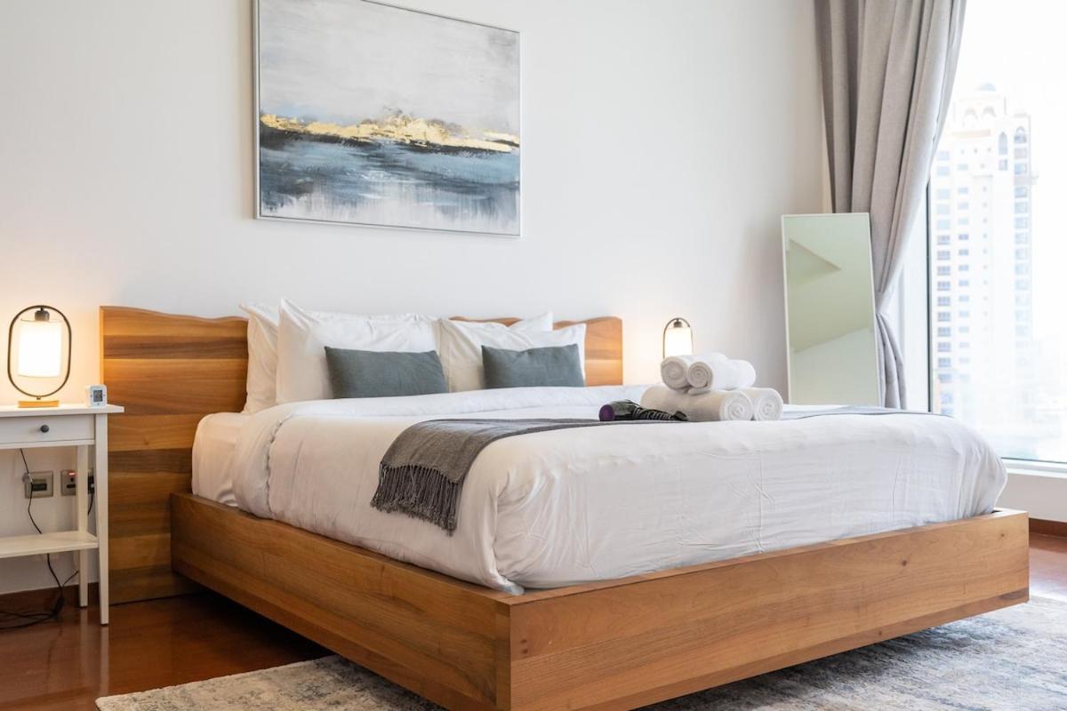 Serene 3-bedroom With Waterfront Marina Views In Palm Jumeirah Apartment *