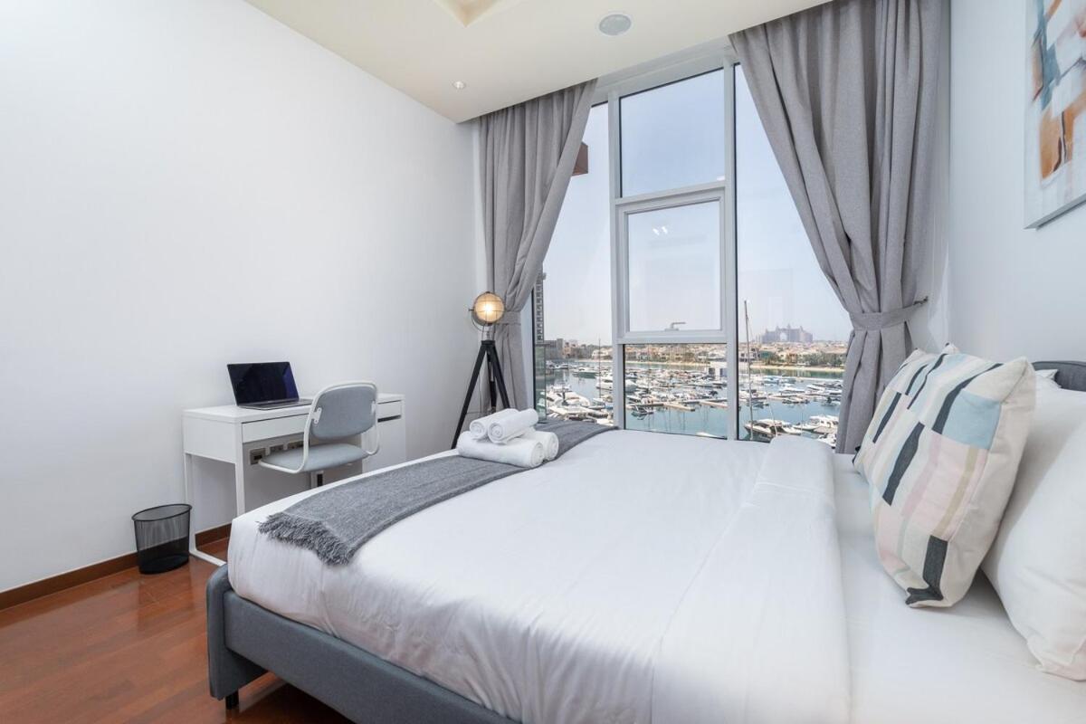 Serene 3-bedroom With Waterfront Marina Views In Palm Jumeirah Dubai