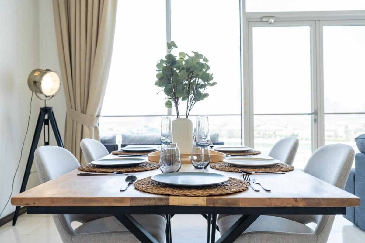 Serene 3-bedroom With Waterfront Marina Views In Palm Jumeirah Apartment