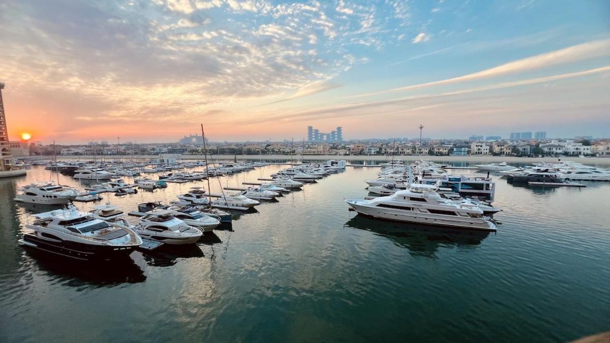 Apartment Serene 3-bedroom With Waterfront Marina Views In Palm Jumeirah *