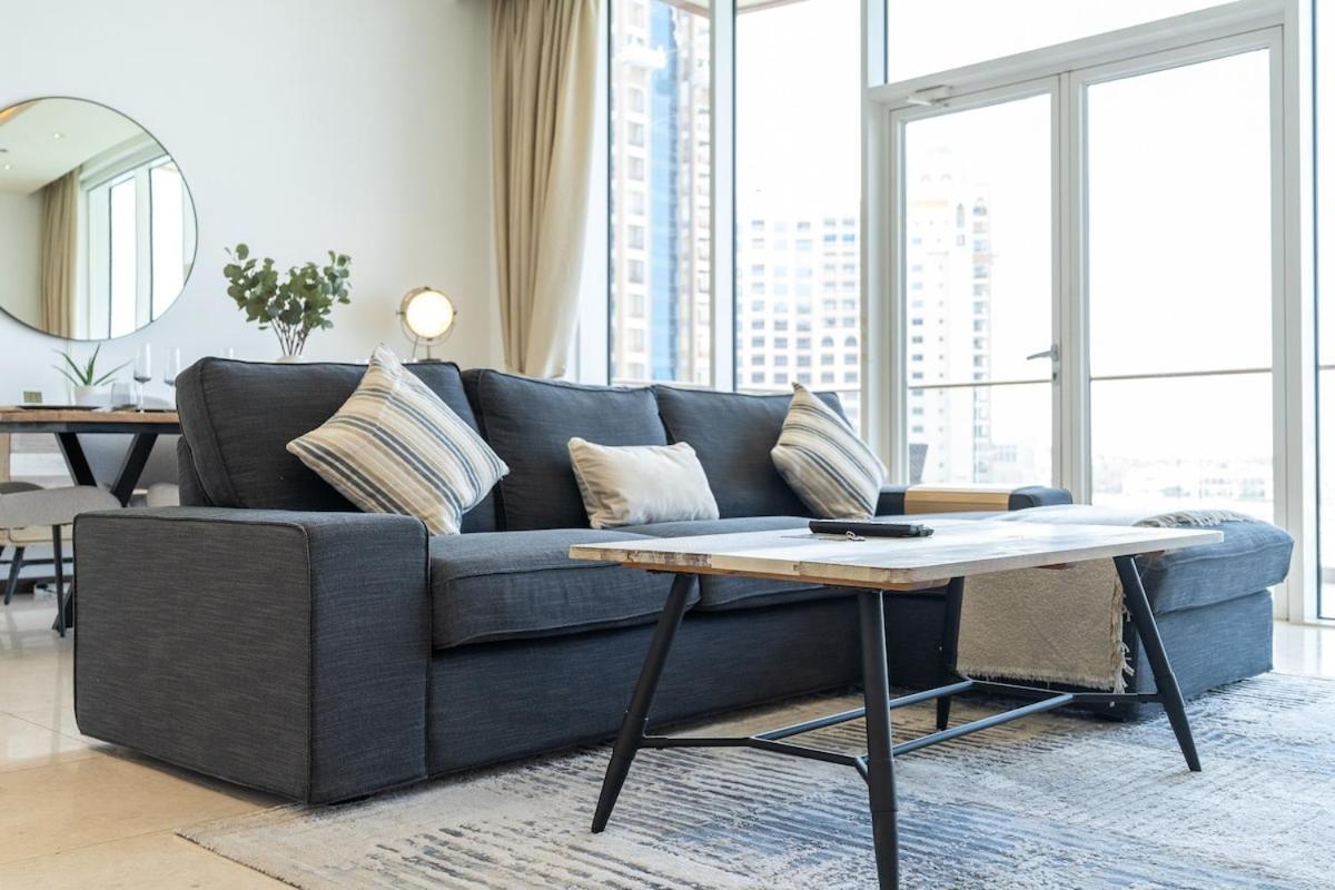 Serene 3-bedroom With Waterfront Marina Views In Palm Jumeirah Apartment Dubai