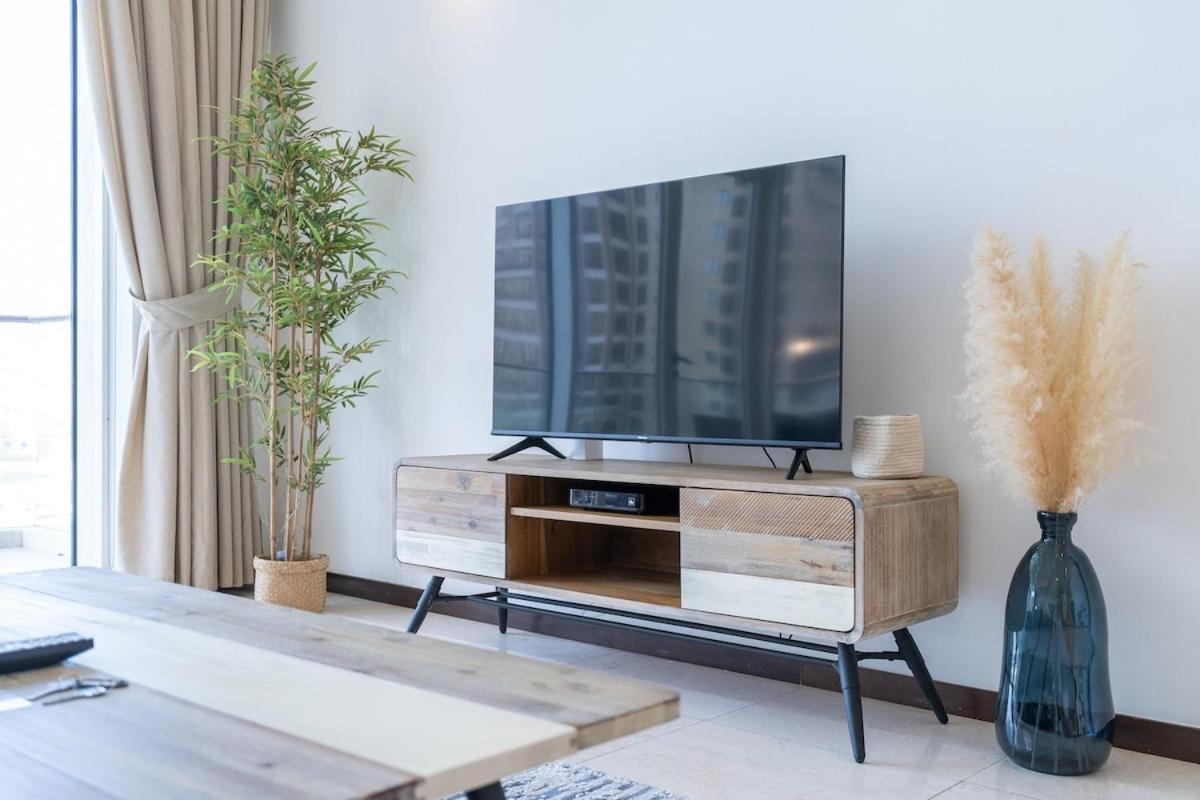Apartment Serene 3-bedroom With Waterfront Marina Views In Palm Jumeirah
