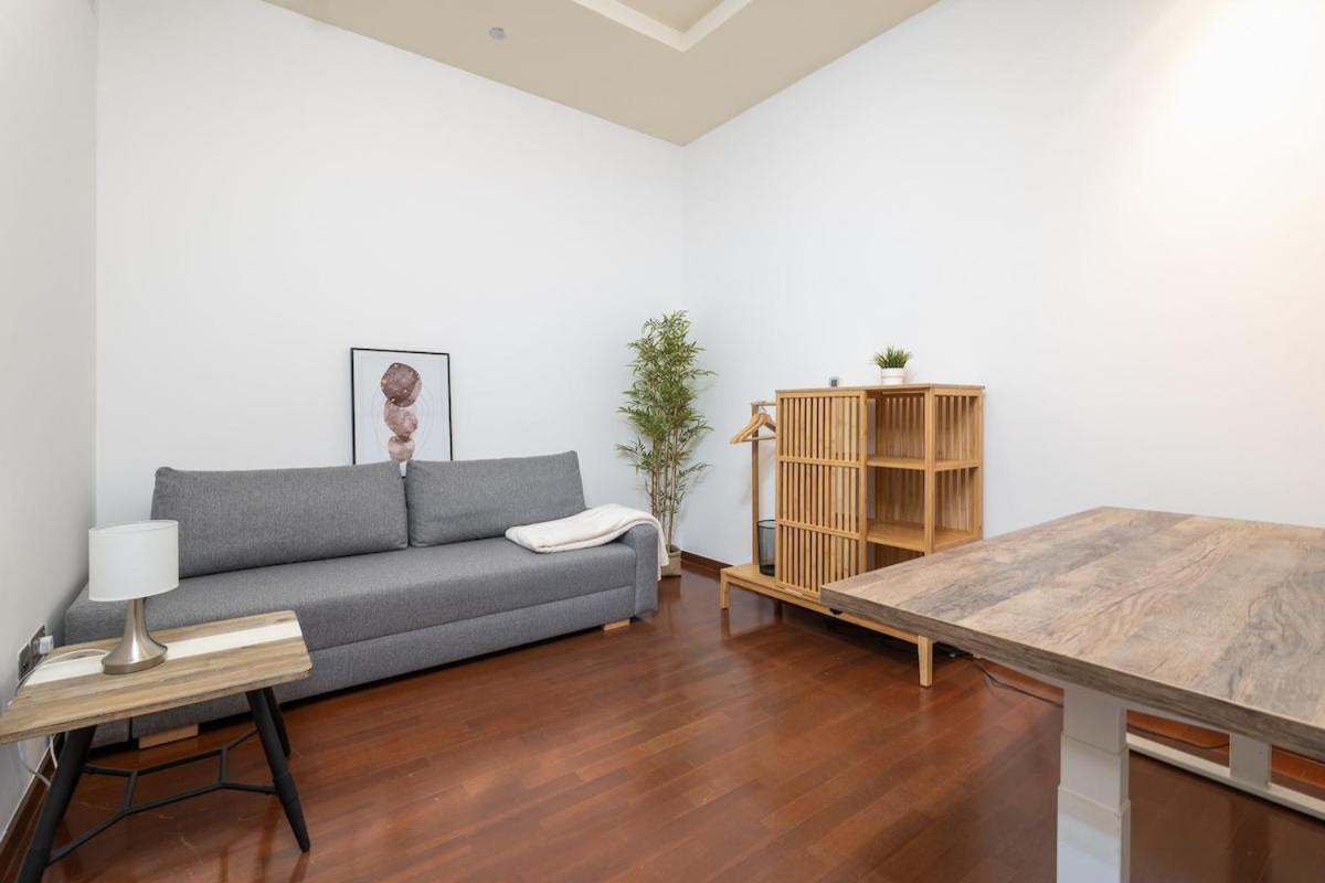 Serene 3-bedroom With Waterfront Marina Views In Palm Jumeirah Apartment *